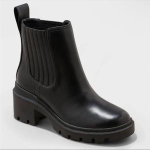 Heeled Chelsea Boots